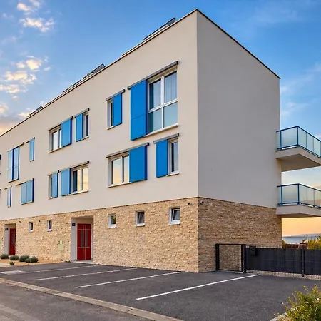Tisa Villa *