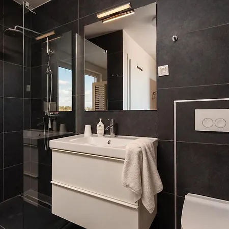 Tisa Villa *